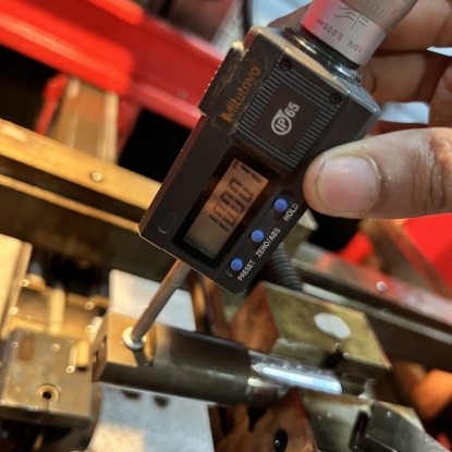 NHẬN GIA CÔNG TIỆN CNC